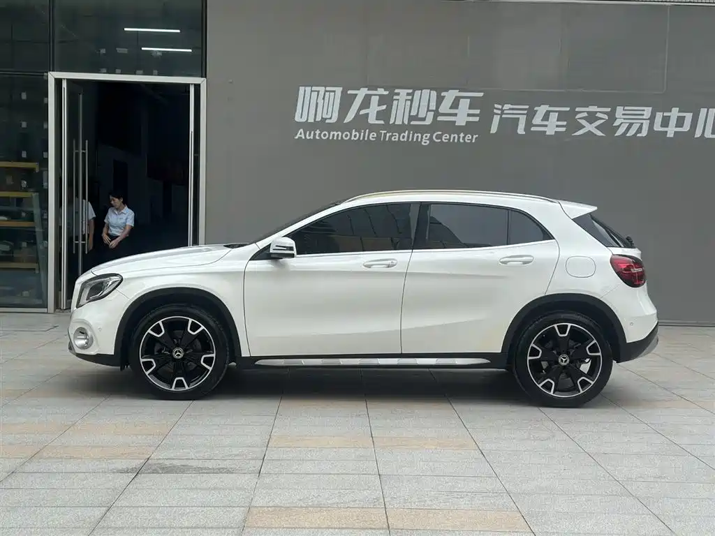Mercedes-Benz GLA 2017 GLA 220 4MATIC Fashion фото 18