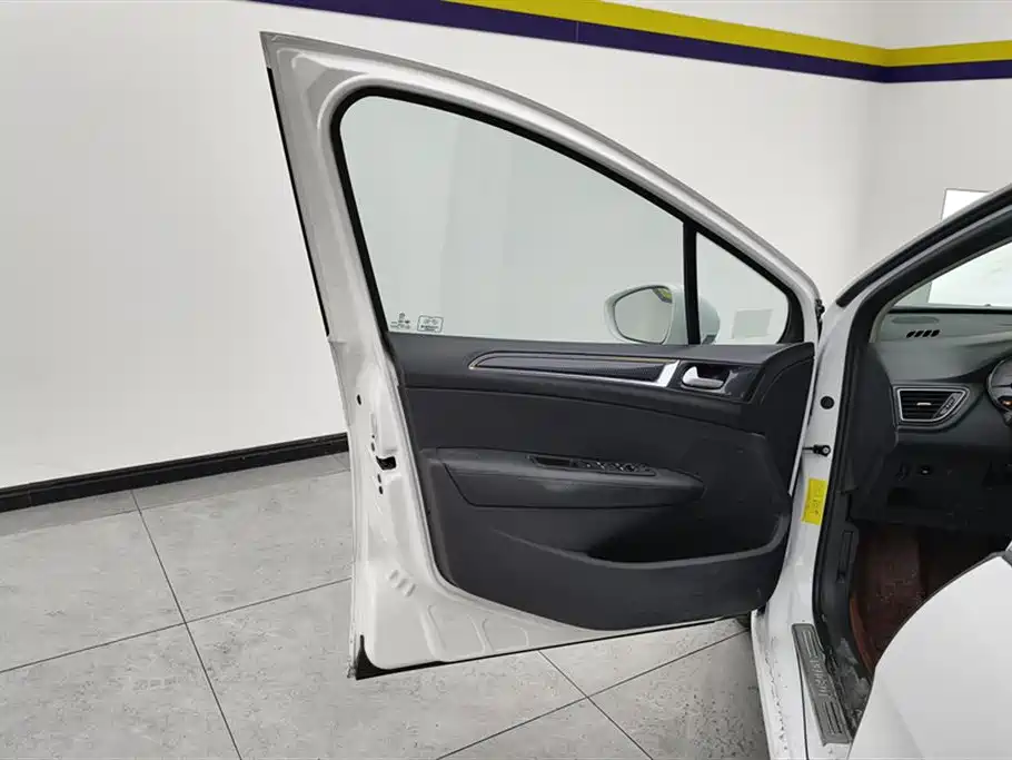 Peugeot 308 2013 Model 1.6L Automatic Trend Style фото 7