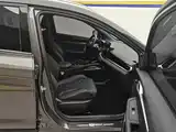 Фото 8 - Geely Coolray