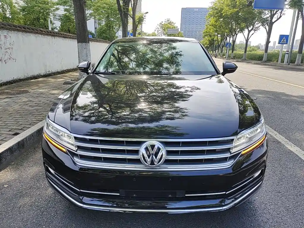Volkswagen Phideon 2018 Facelift 380TSI FWD Business фото 3