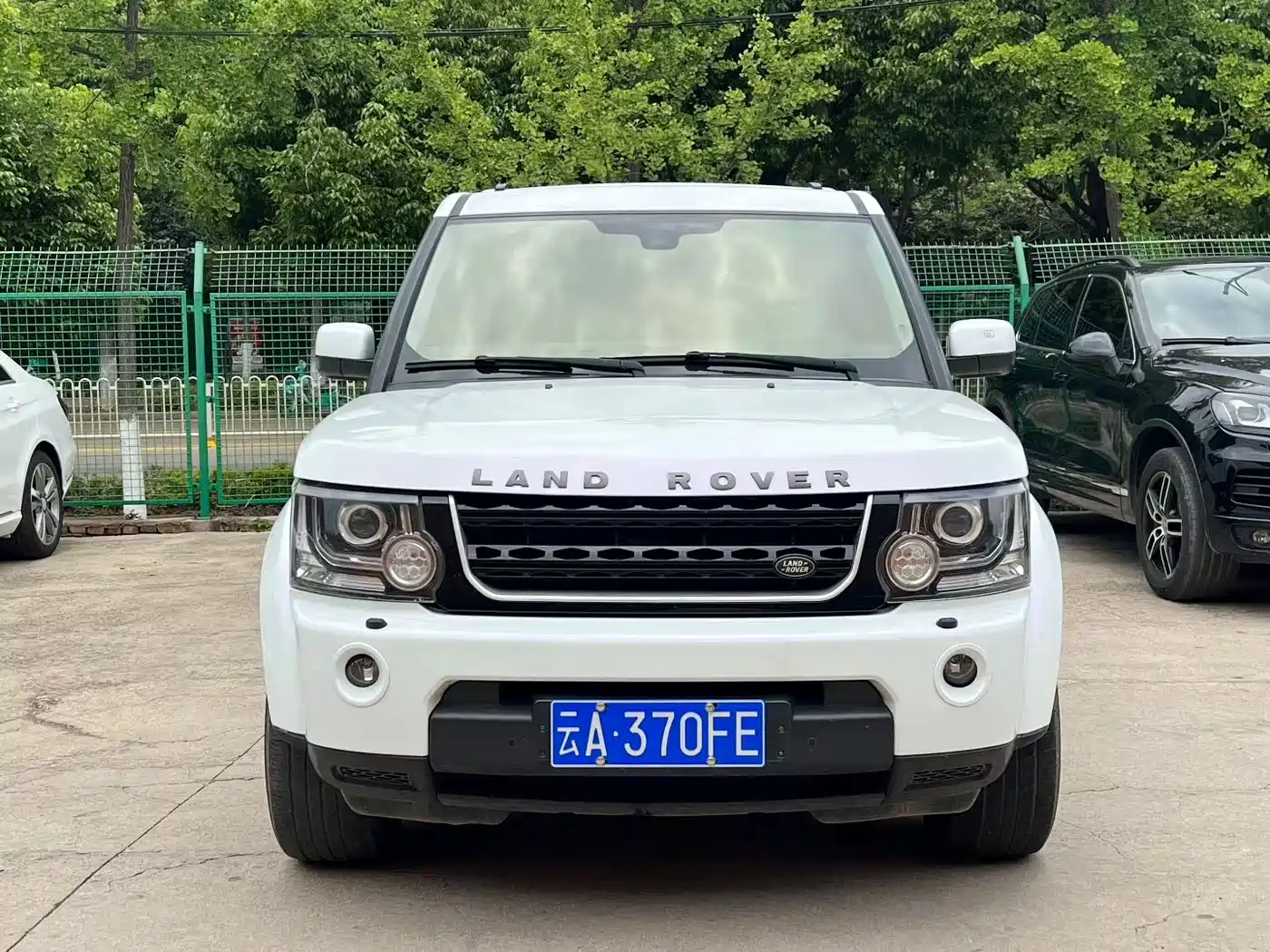 Land Rover Discovery 2011 3.0 SDV6 HSE Diesel фото 2