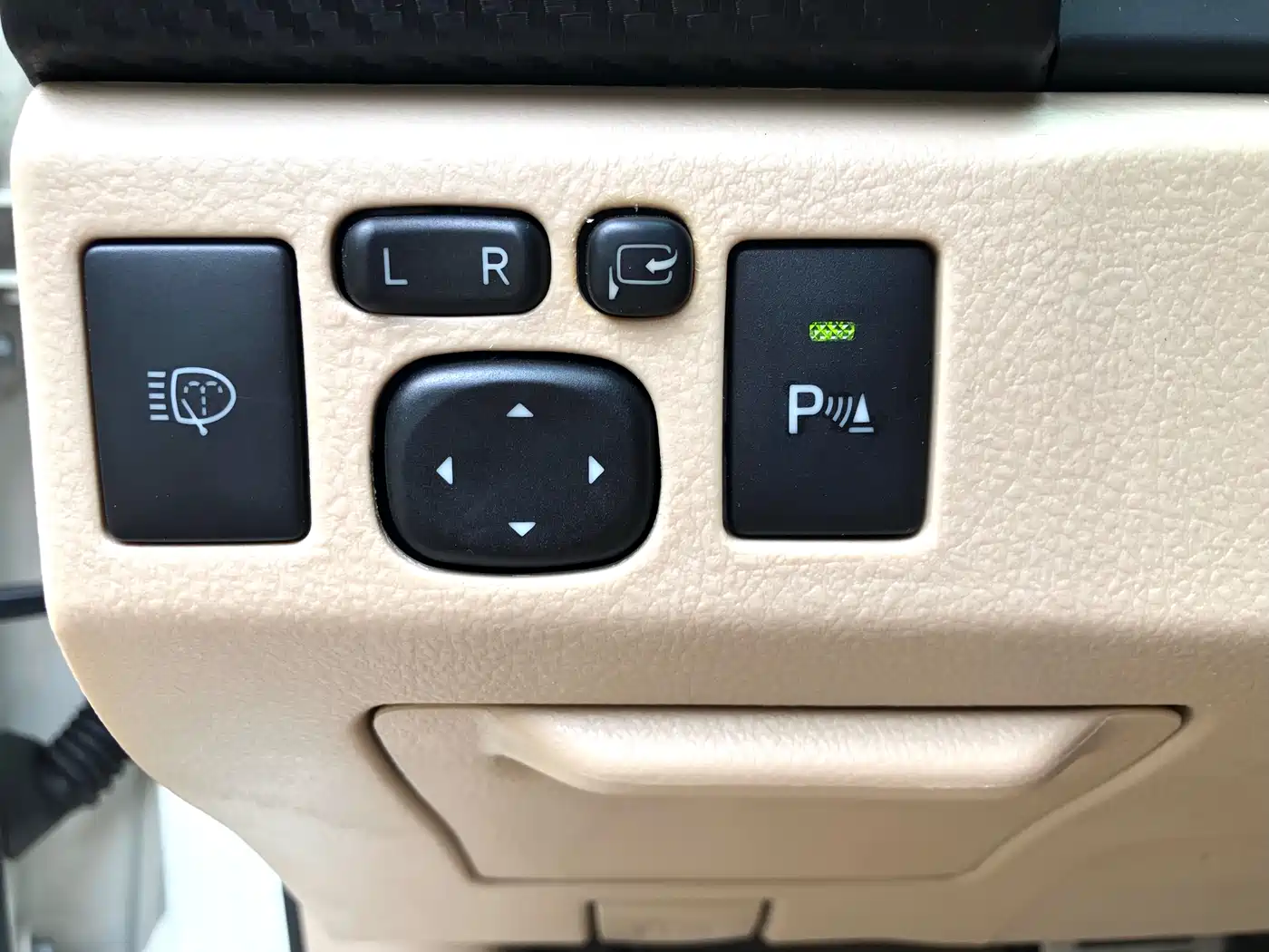 Toyota Reiz 2010 3.0V Style Flagship Navigation Edition фото 14