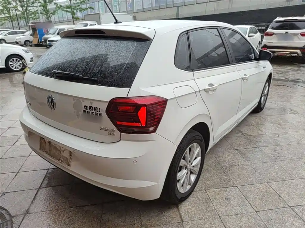Volkswagen Polo 2019 Plus 1.5L Automatic Colorful Tech Edition фото 7
