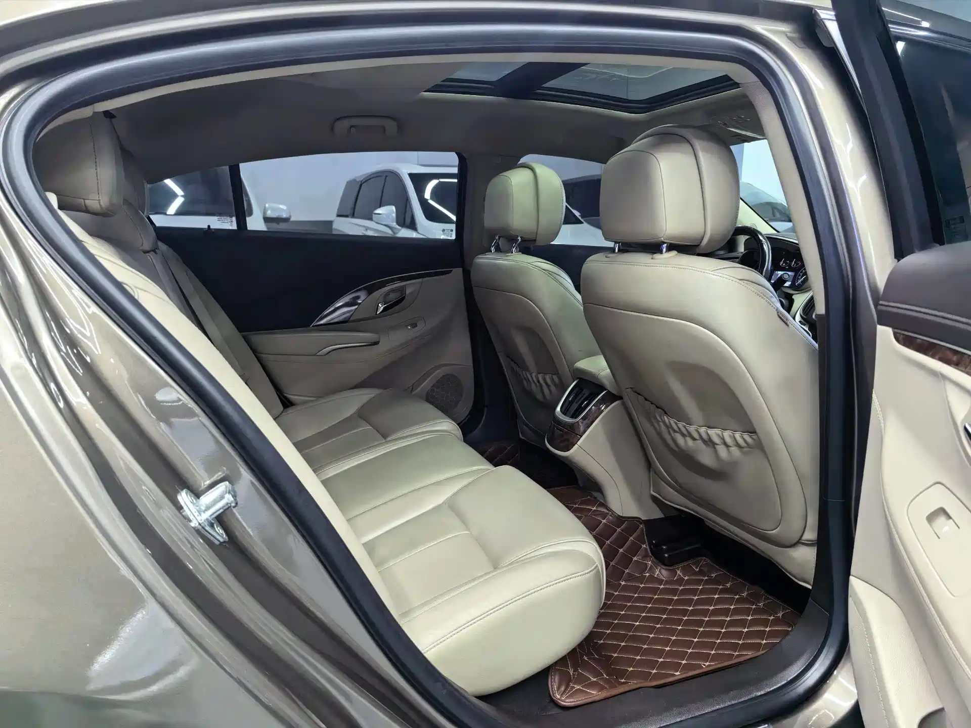 Фото 9 - Buick LaCrosse