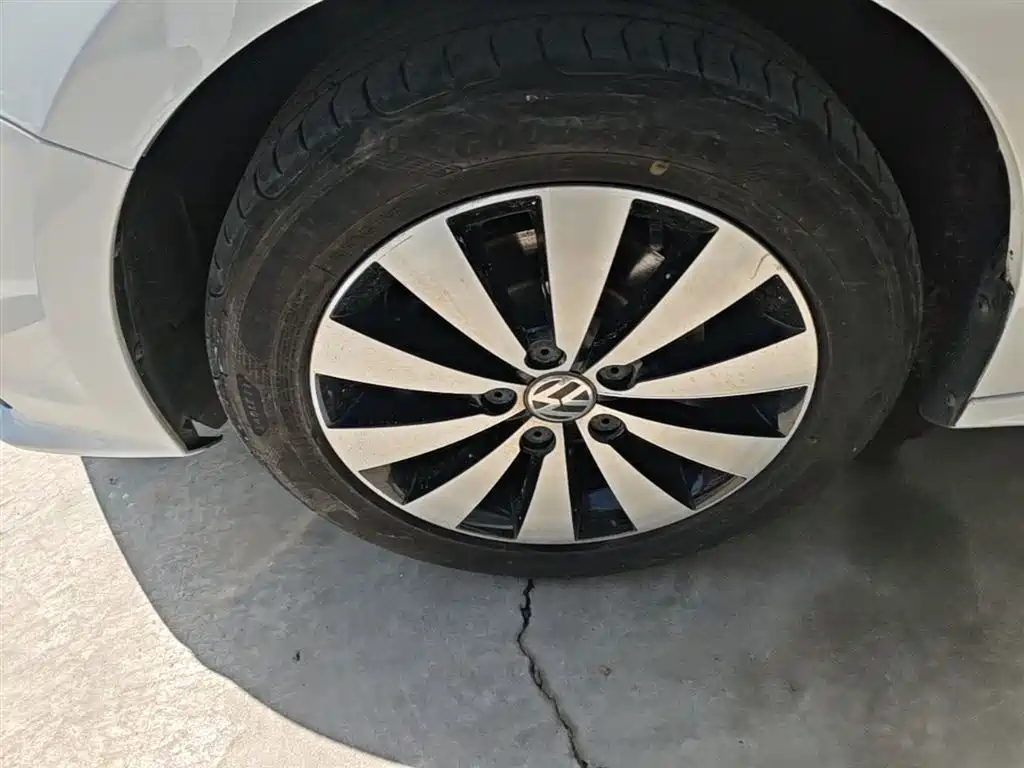 Volkswagen Sagitar 2017 1.6L Automatic Comfort фото 23