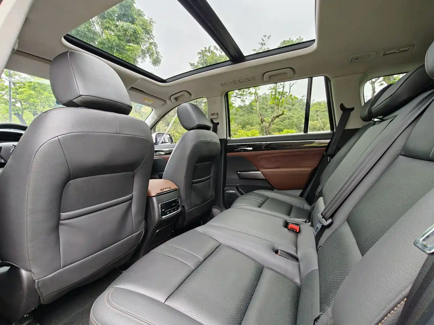 GAC Trumpchi Trumpchi GS8 2017 320T 2WD Luxury Smart Connect (7-seater) фото 5
