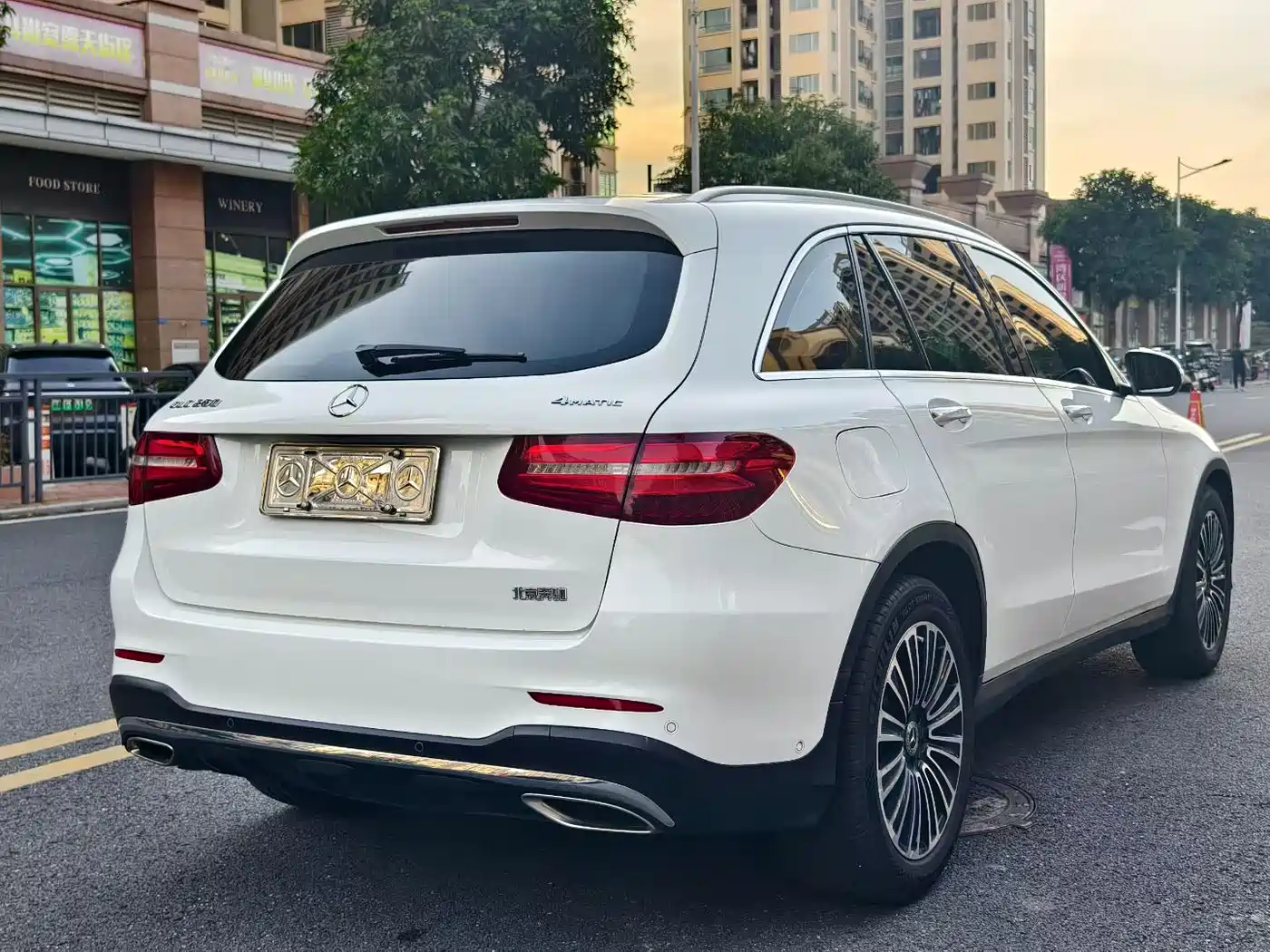 Mercedes-Benz GLC 2018 Facelift GLC 260 4MATIC Dynamic фото 18