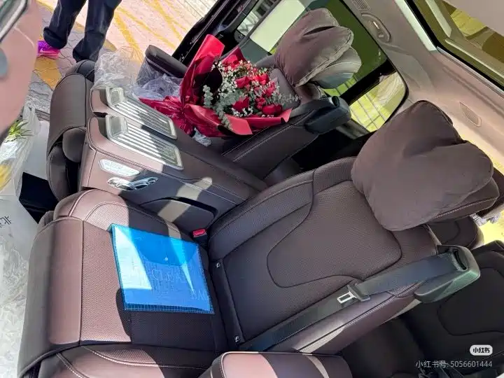 Mercedes-Benz V-Class 2024 V 300 L Long Wheelbase Luxury Edition фото 4