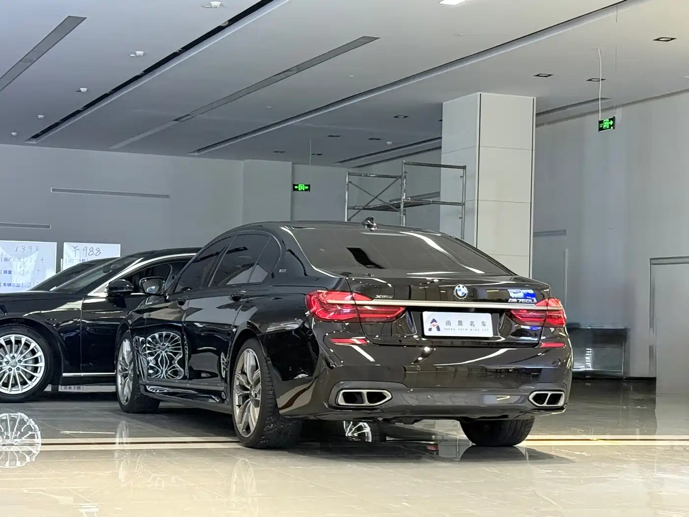 BMW 7 Series 2018 M760Li xDrive фото 17