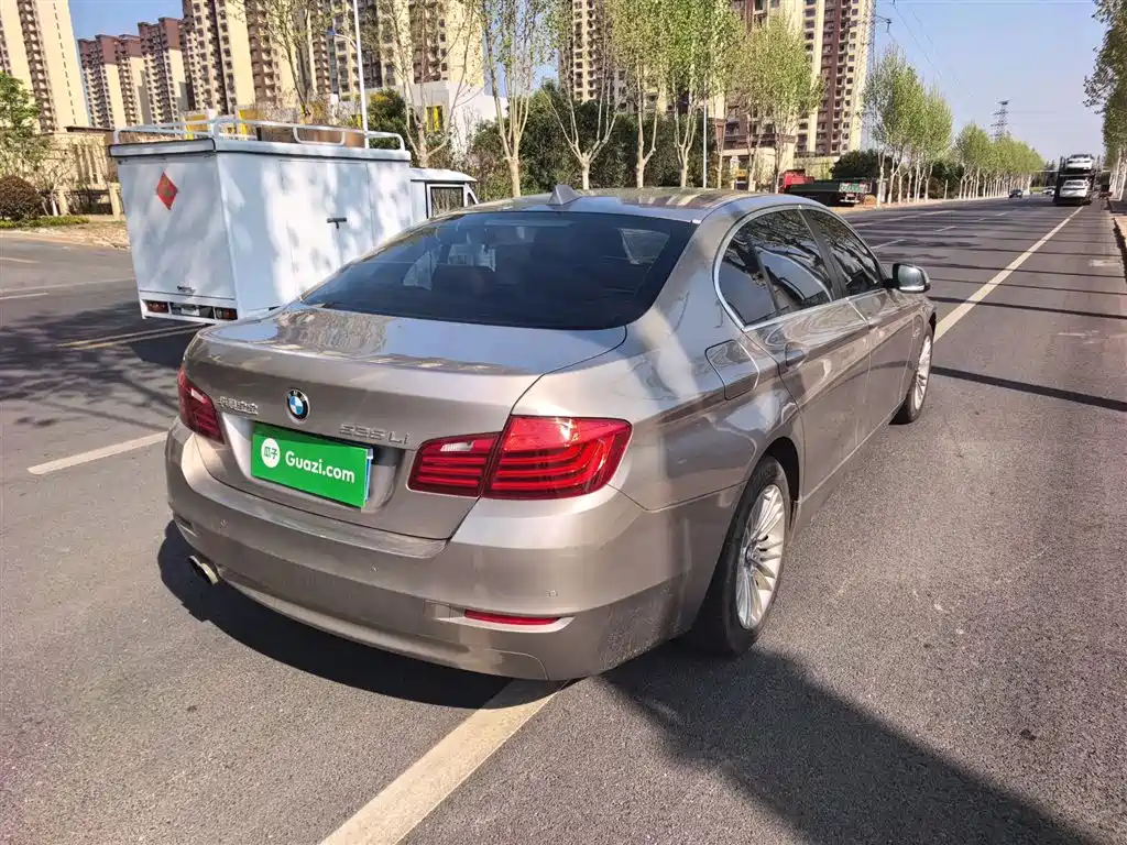 BMW 5 Series 2014 525Li Leading фото 23