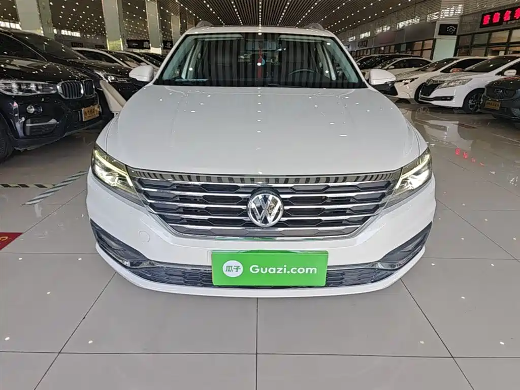 Volkswagen Lavida 2018 Hatchback 280TSI DSG Comfort Edition China V фото 3