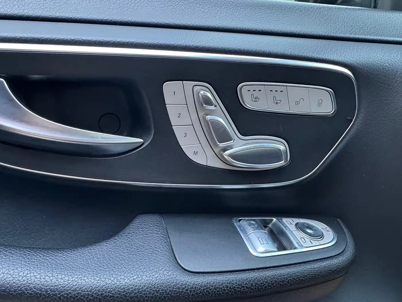 Mercedes-Benz V-Class 2021 V 260 Pilot Edition фото 14