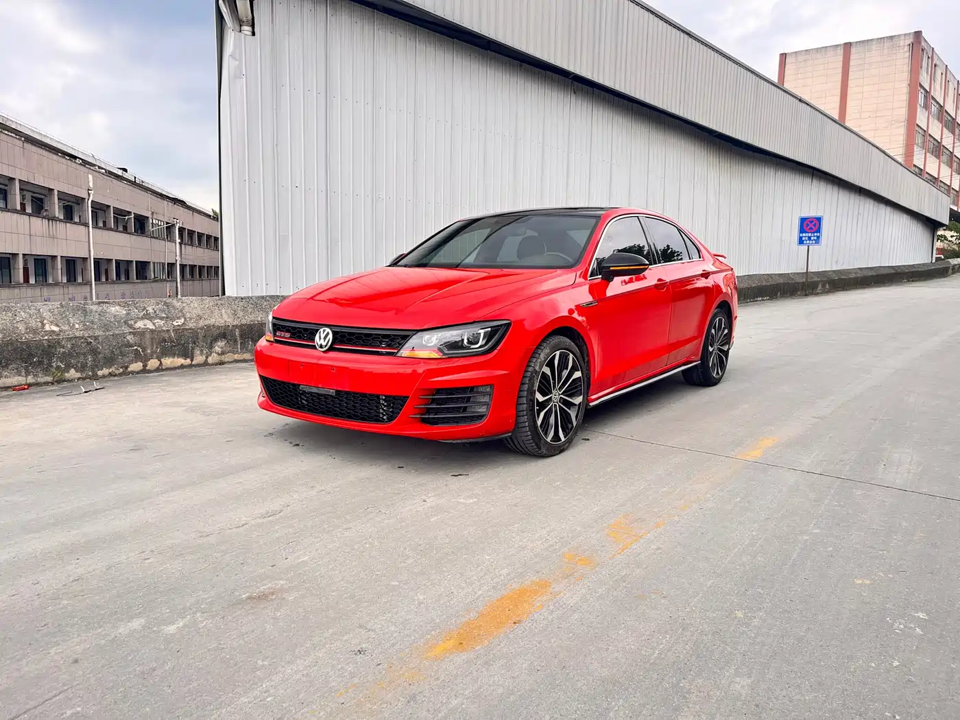 Volkswagen Lamando 2017 2.0T GTS фото 3