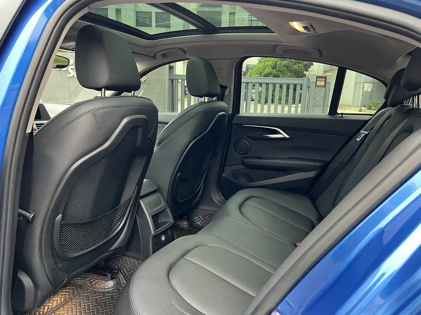 BMW 1 Series 2017 118i Sport фото 5