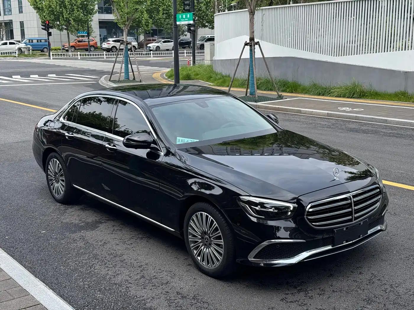 Mercedes-Benz E-Class 2023 E 300 L Luxury фото 3