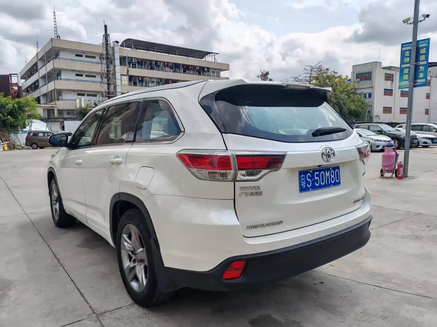 Toyota Highlander 2015 2.0T AWD Luxury Edition 7-seater фото 4
