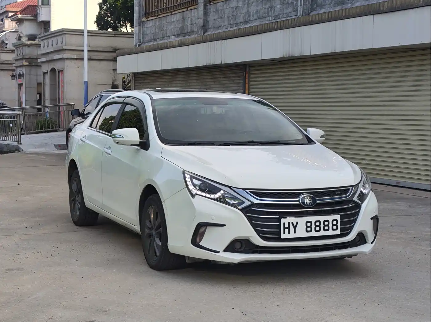 BYD Qin New Energy 2017 1.5T Premium Model фото 3