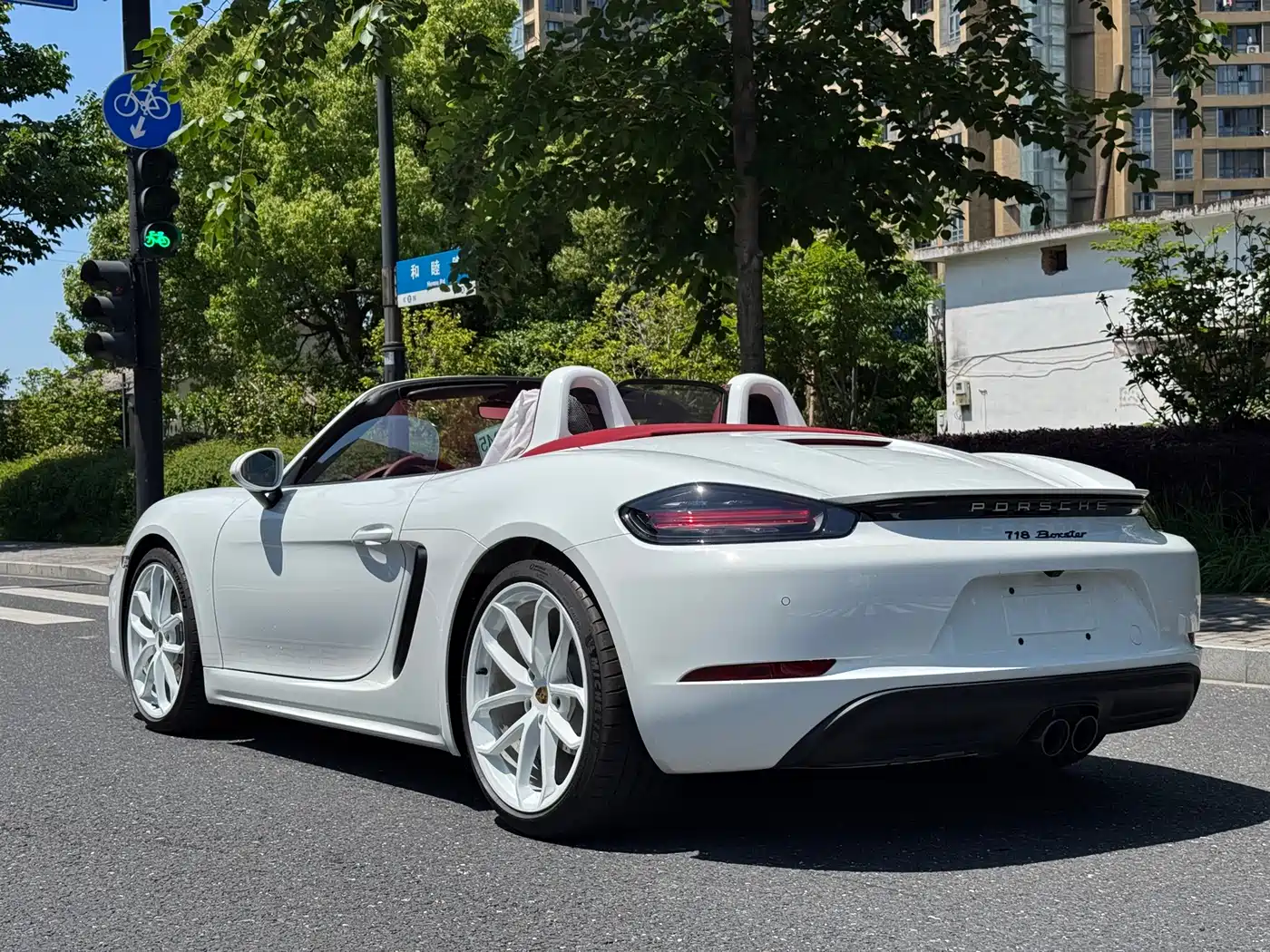 PORSCHE 718