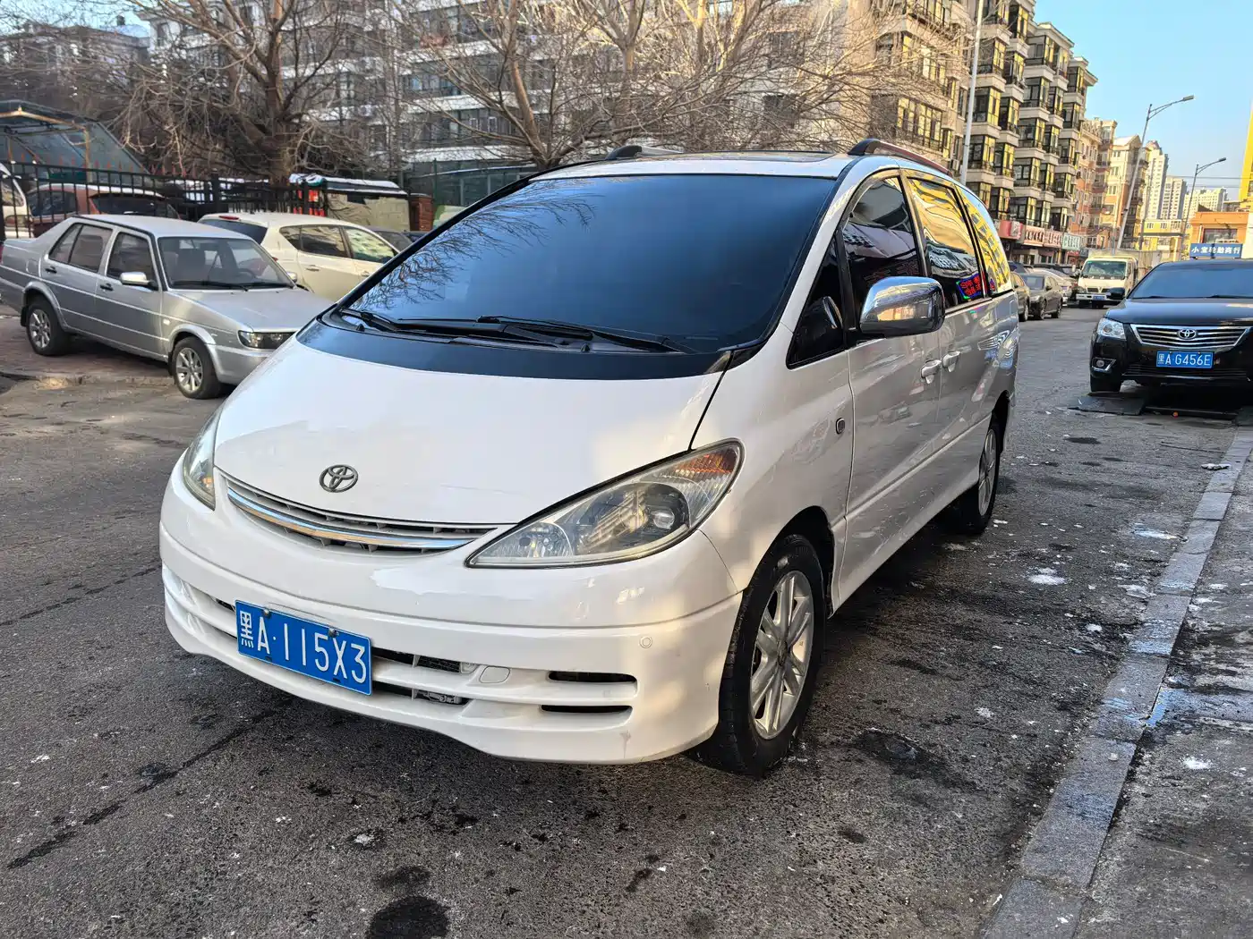 Toyota Previa фото 2
