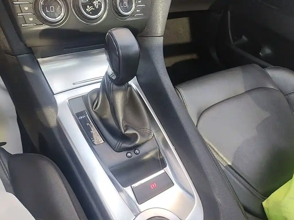 DS 6 2015 2014 1.6T Luxury Edition THP160
