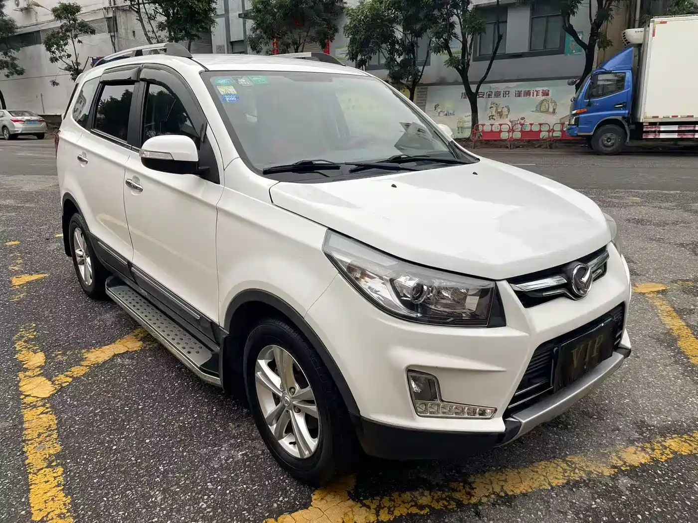 BAIC Huansu S3 2015 2015 1.5L Luxury (China V)