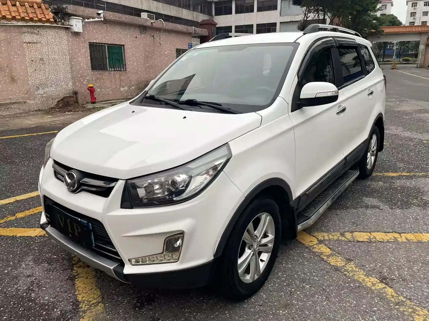 BAIC Huansu S3 2015 2015 1.5L Luxury (China V)