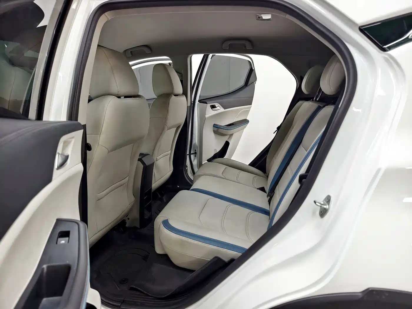 BYD Yuan Pro 2023 401KM Luxury фото 12