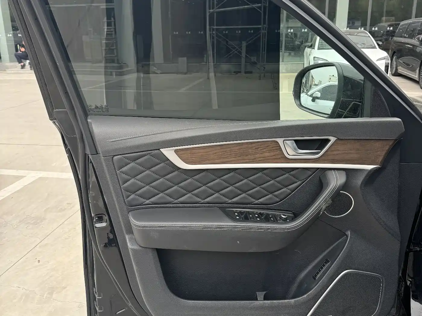 Hongqi HS7 2022 3.0T Automatic 4WD ZhiLian QiXiang Edition 5-seater фото 8