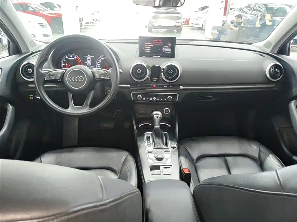Audi A3 2017 Limousine 35 TFSI Style фото 10