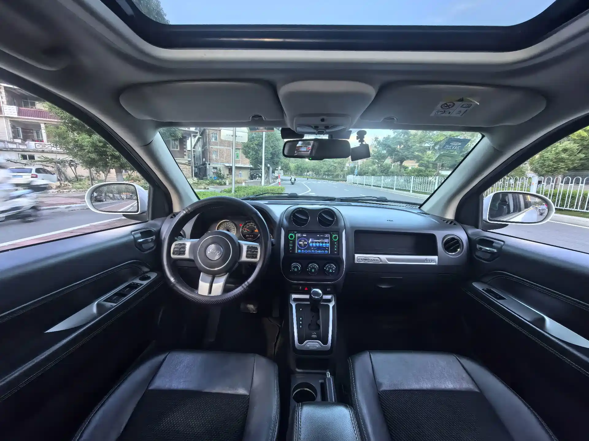 Фото 5 - Jeep Compass (Import)