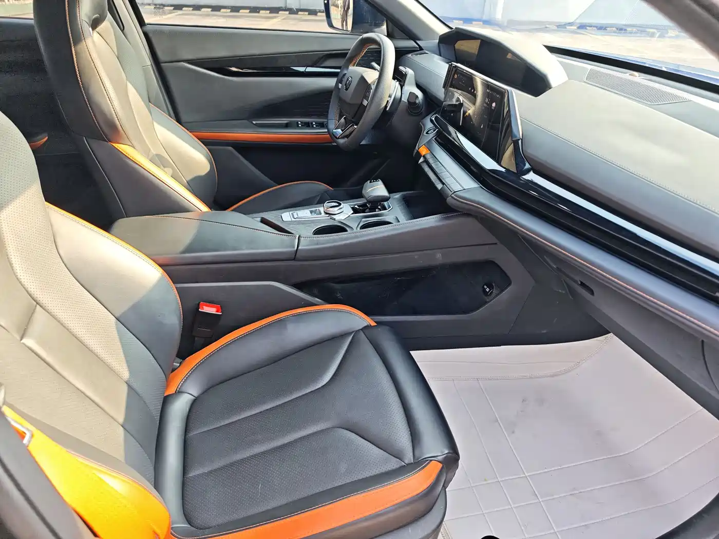 CHANGAN UNI-V