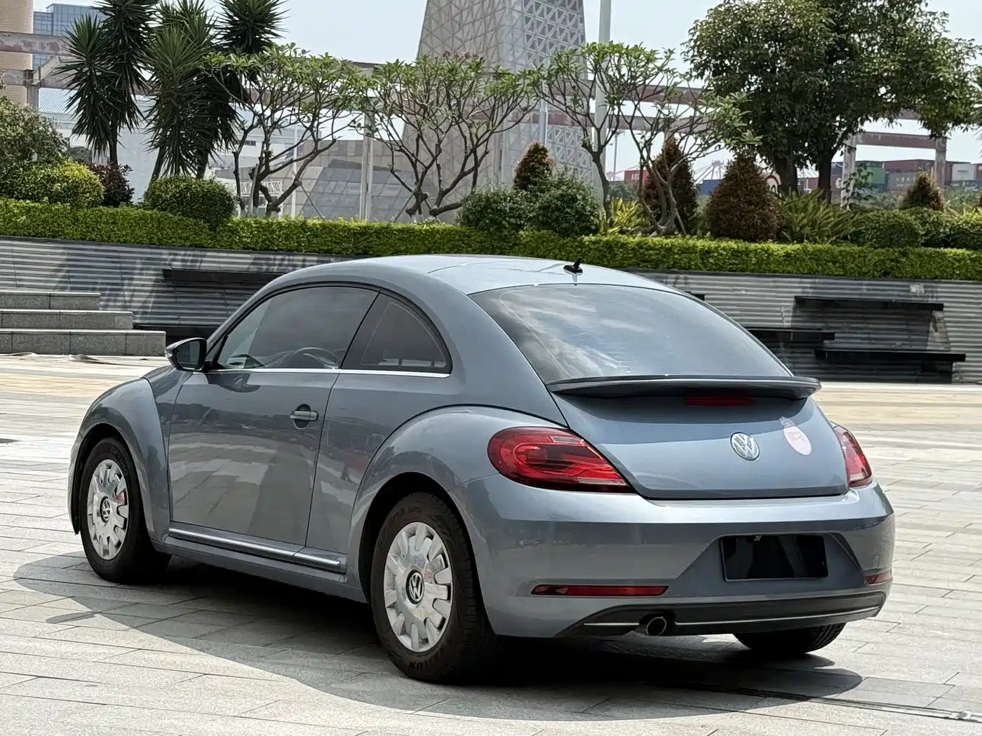 Volkswagen Beetle 2018 180TSI Easy Joy Edition фото 14