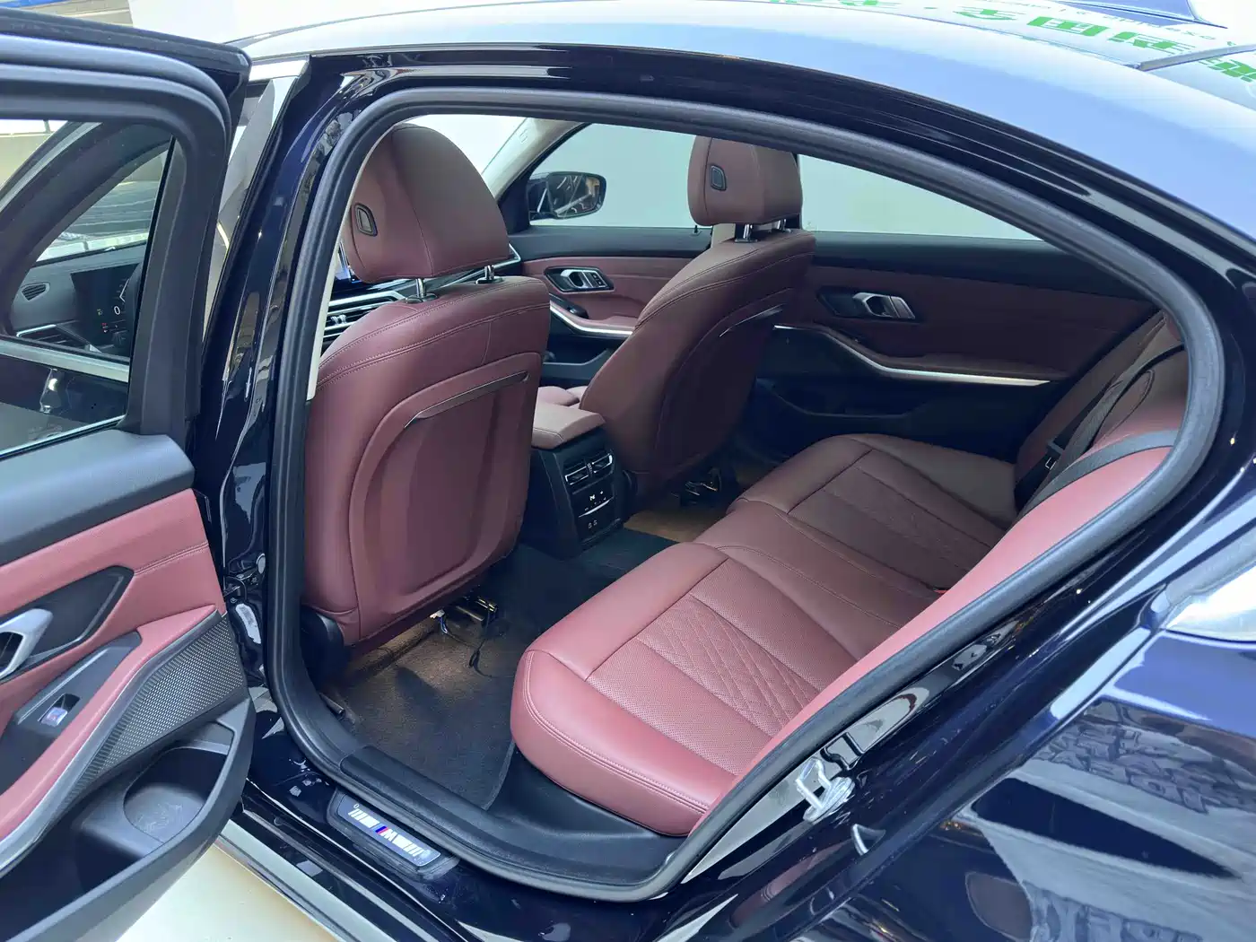 BMW 3 Series 2023 320Li M Sport Package фото 10