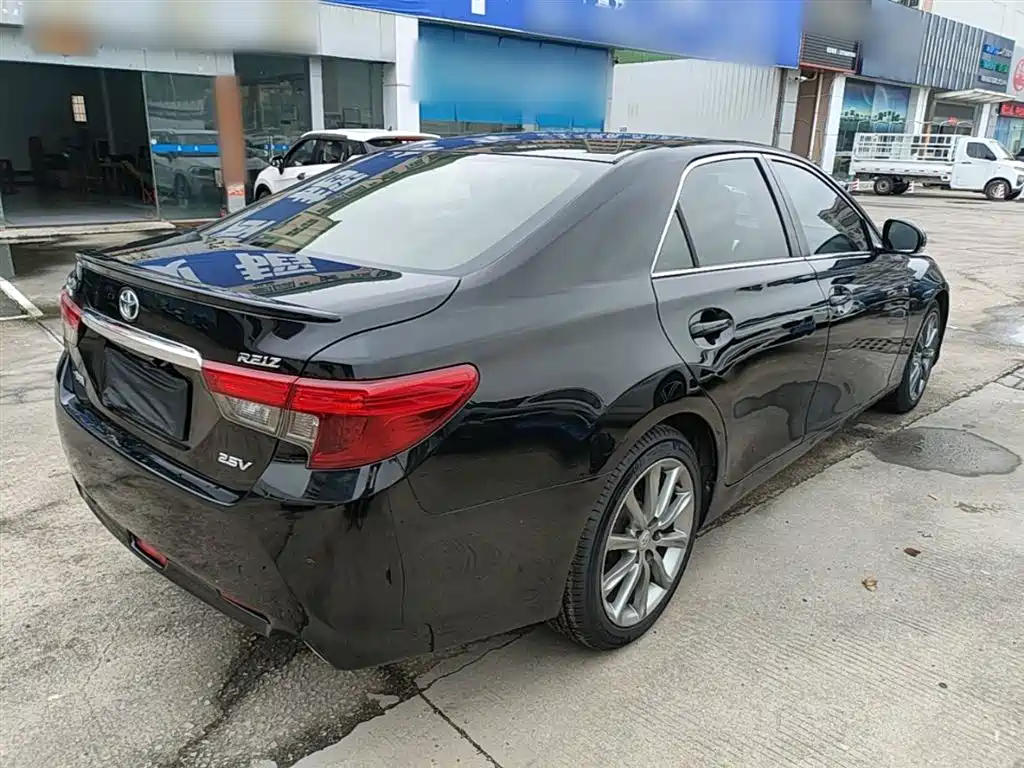 Toyota Reiz 2013 2.5V Elite Edition фото 7