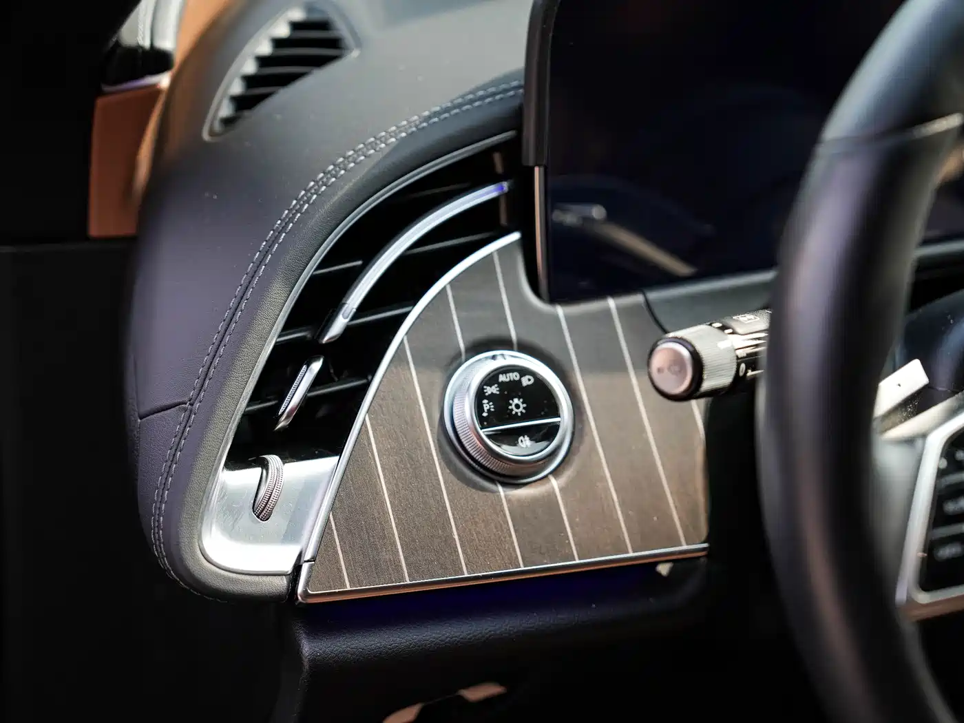 Mercedes-Benz E-Class 2024 E 300 L Fashion фото 28