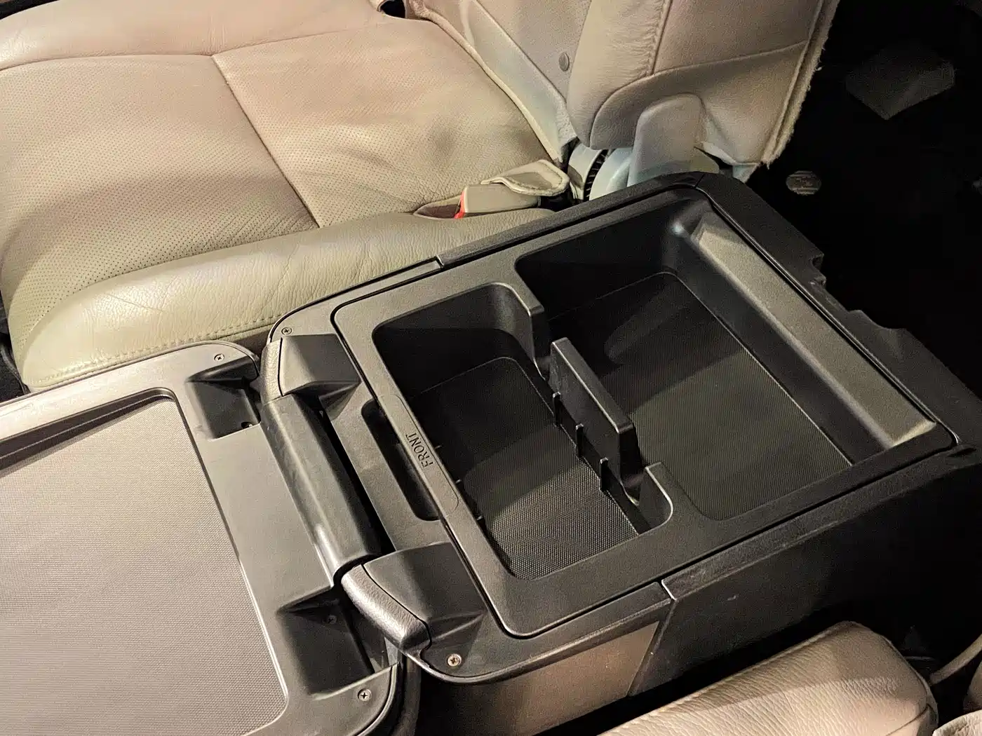 Toyota Sequoia 2011 2010 5.7 Platinum Edition
