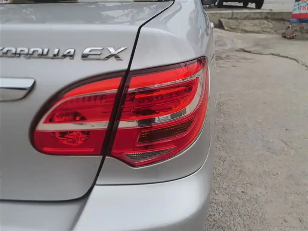 Toyota Corolla 2013 1.6L Automatic Excellence Edition фото 8