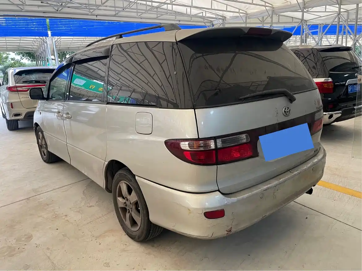 Toyota Previa фото 8