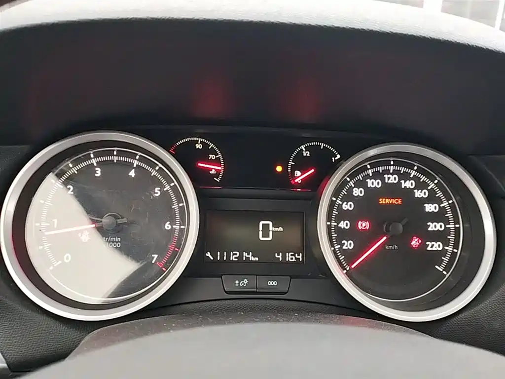Peugeot 408 2014 1.8L Manual Leading Edition фото 12