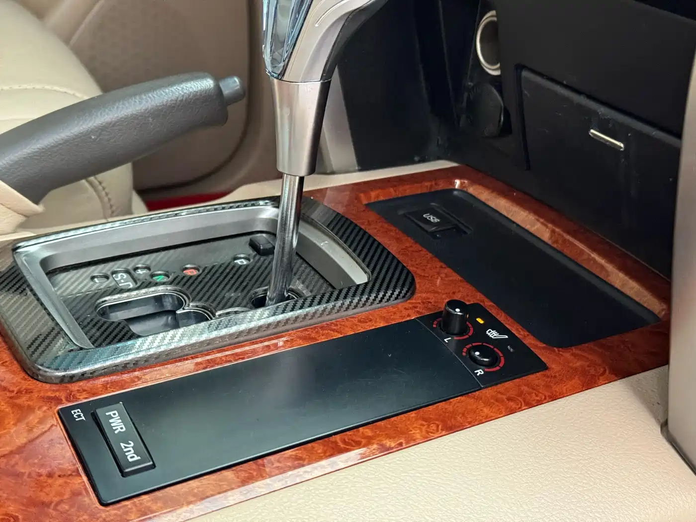 Toyota Land Cruiser 2016 4.0L Automatic VX фото 23