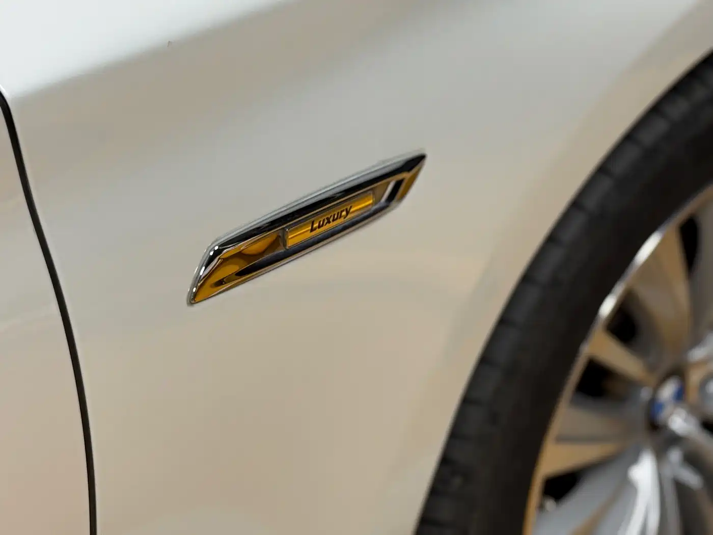 BMW 5 Series GT 2015 528i Luxury фото 15