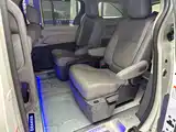 Фото 5 - Toyota Granvia