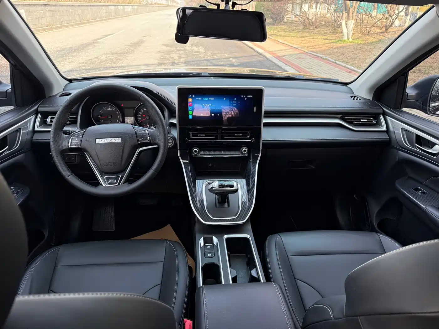 Haval M6 2023 PLUS 1.5T DCT Luxury Smart Connect фото 6