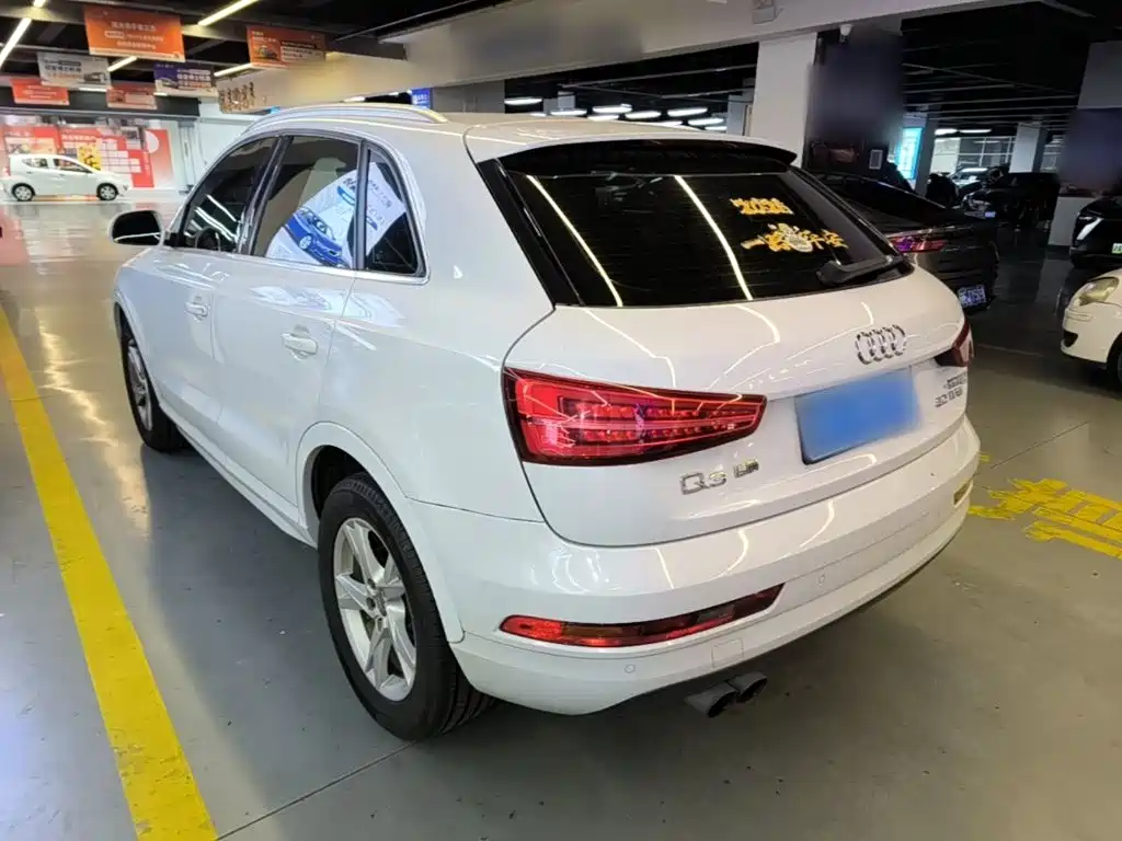 Photo 5 - Audi Q3
