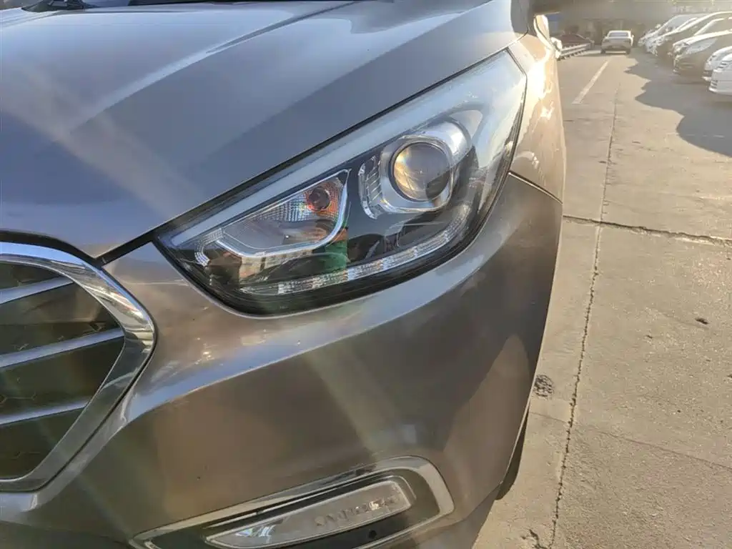 Hyundai Beijing Hyundai ix35 2015 2.0L Automatic 2WD Comfort China V фото 24