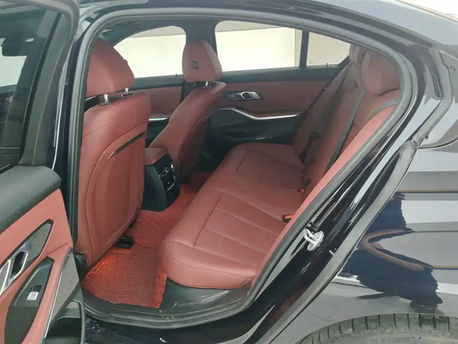 BMW 3 Series 2023 325i M Sport Black Night Package фото 11