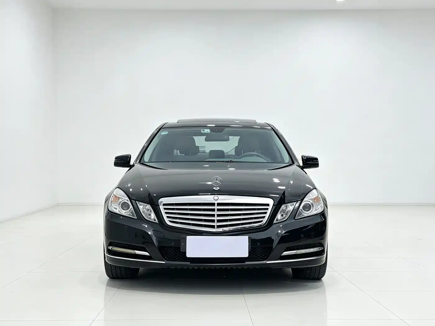 Mercedes-Benz E-Class 2012 E 200 L CGI Elegance фото 2