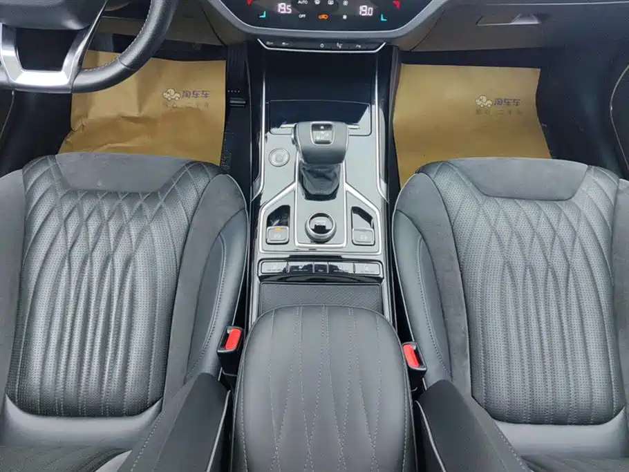 Hongqi HS5 2022 Facelift 2.0T Smart Flag Enjoyment Edition фото 16