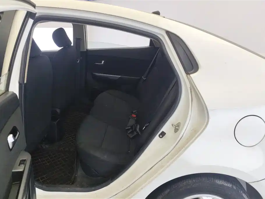 Kia K2 2015 Sedan 1.4L MT GLS фото 11