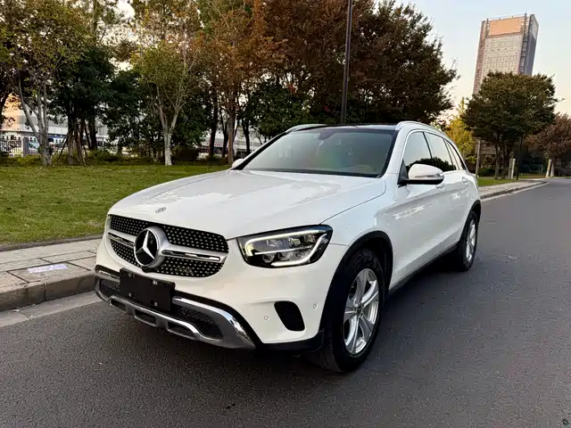 MERCEDES-BENZ GLC